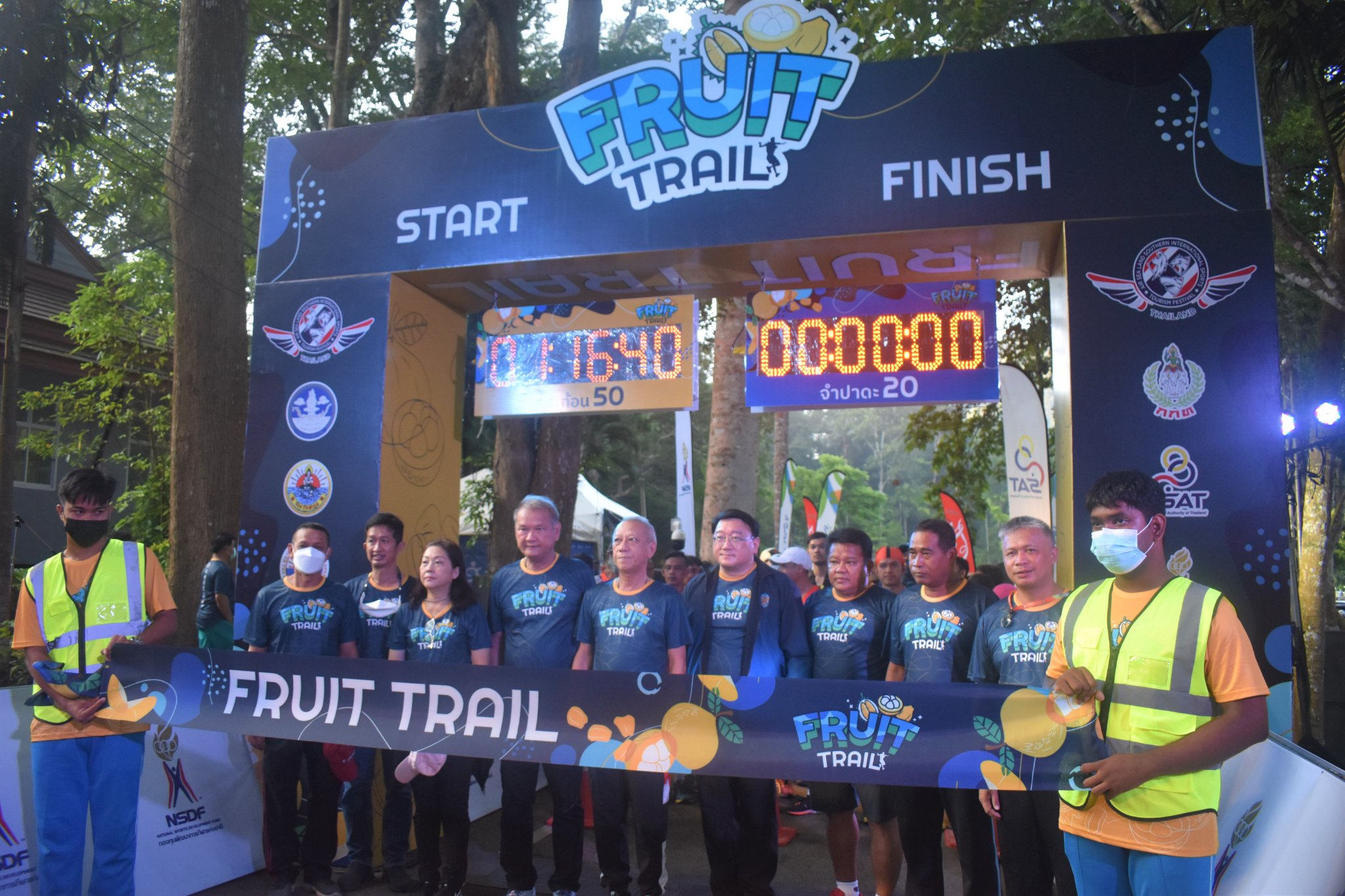 รัฐมนตรีท่องเที่ยวและกีฬา ปล่อยตัวนักวิ่ง “Fruit Trail” 3 ระยะ หวังกระตุ้นเศรษฐกิจในพื้นที่จังหวัดสตูล ภายใต้มหกรรมท่องเที่ยวเชิงกีฬา 2 มหาสมุทร Air Sea Land Southern International Sports Tourism Festival